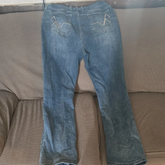 Classic Blue Boot Cut Women's Jeans - Picture 4 of 6